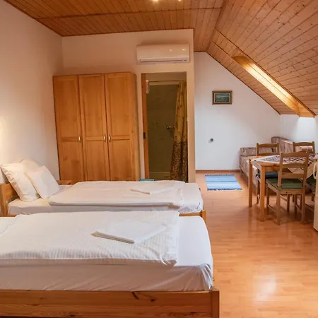 Haramia Csapszek Es Fogado 3* Szombathely