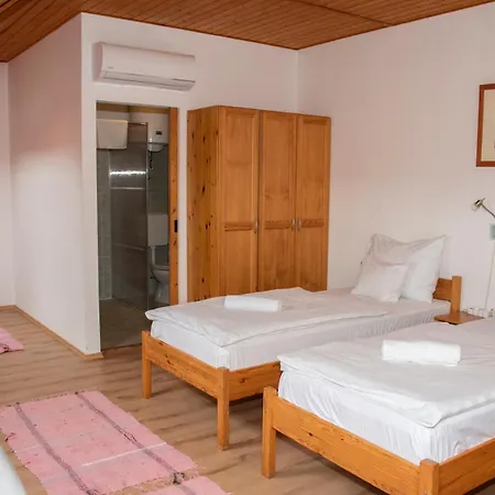 Haramia Csapszek Es Fogado Gasthuis