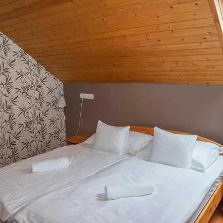 Haramia Csapszek Es Fogado