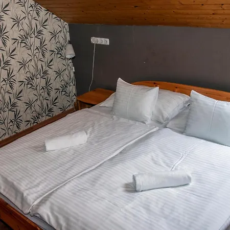 Haramia Csapszek Es Fogado Gasthuis