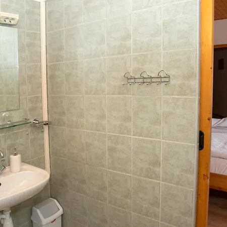 Haramia Csapszek Es Fogado Szombathely