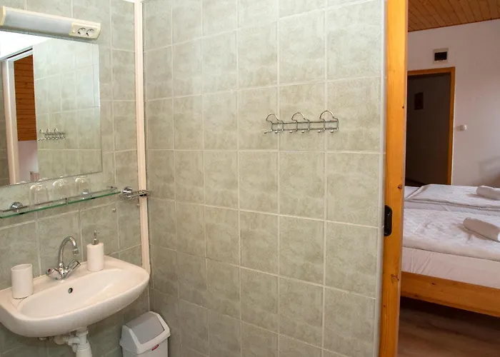 Haramia Csapszek Es Fogado Szombathely